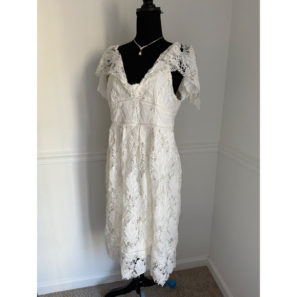 Motherhood Maternity Dresses & Skirts - Motherhood Maternity boho‎ Lace Midi Dress Flutter Sleeve ivory off White M